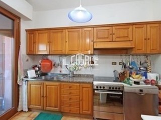 Appartamento in Vendita a Rignano sull'Arno, zona Rignano Sull'Arno, 290'000€, 175 m², con Box