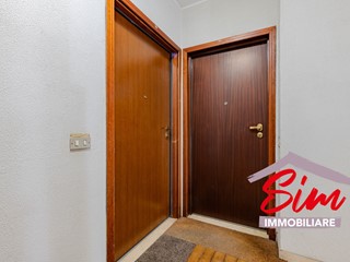 Trilocale in Vendita a Novara, zona Cittadella, 136'000€, 110 m², con Box