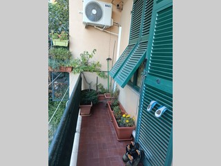 Appartamento in Vendita a Genova, zona Sestri Ponente, 68'000€, 75 m²