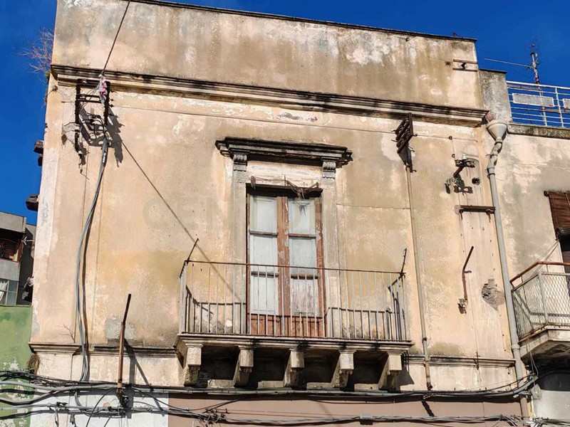 Casa Indipendente in Vendita a Catania, 29'000&euro;, 79 m², arredato, con Box