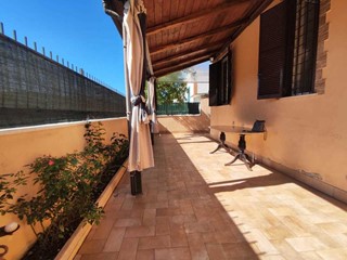 Casa Indipendente in Vendita a Guidonia Montecelio, zona Villanova, 229'000€, 90 m²