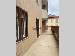 Trilocale in Affitto a Corsico, zona Centro storico, 1'100€, 90 m²