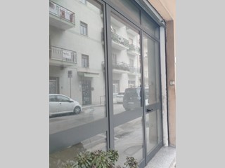 Magazzino in Vendita a Reggio Calabria, 100'000€, 130 m²