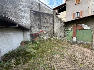 Casa Semi Indipendente in Vendita a Gozzano, 46'000€, 140 m²