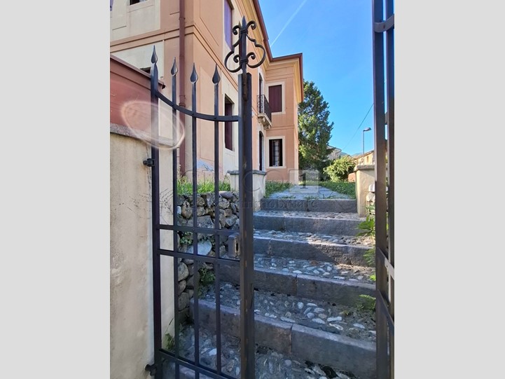 Casa Indipendente in Vendita a Asiago, 498'000€, 525 m²