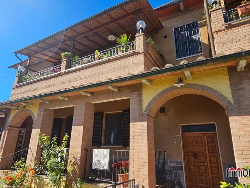 Appartamento in Vendita a Colle di Val D'Elsa, 248'000&euro;, 135 m²