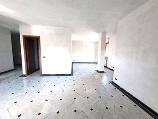 Appartamento in Affitto a Carrara, 1'200€, 145 m²