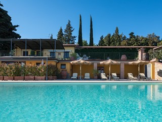 Casale in Vendita a Capraia e Limite, zona Castra, 1'500'000€, 300 m², arredato, con Box