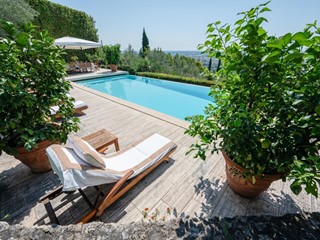 Villa in Vendita a Camaiore, zona Capezzano Pianore, 1'350'000&euro;, 190 m², arredato