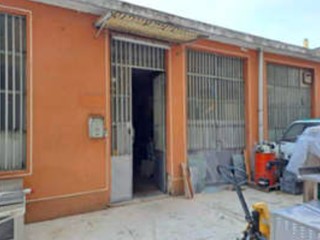 Laboratorio in Vendita a Milano, 99'000€, 160 m²