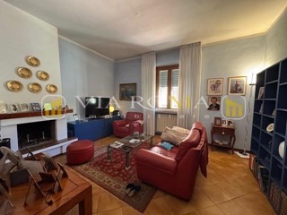 Appartamento in Vendita a Lucca, 420'000€, 120 m², arredato