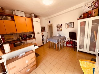 Trilocale in Vendita a Cecina, zona Cecina Marina, 215'000€, 65 m², arredato