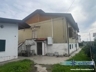Villa in Vendita a Massa, zona Ricortola, 399'000&euro;, 180 m², con Box