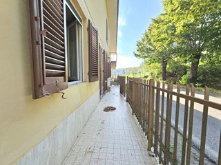 Quadrilocale in Vendita a Montecatini Terme, zona Nievole, 100'000&euro;, 110 m²