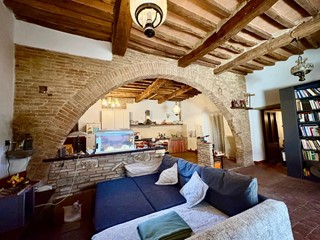 Quadrilocale in Vendita a Casciana Terme Lari, zona Casciana Alta, 59'000€, 96 m²