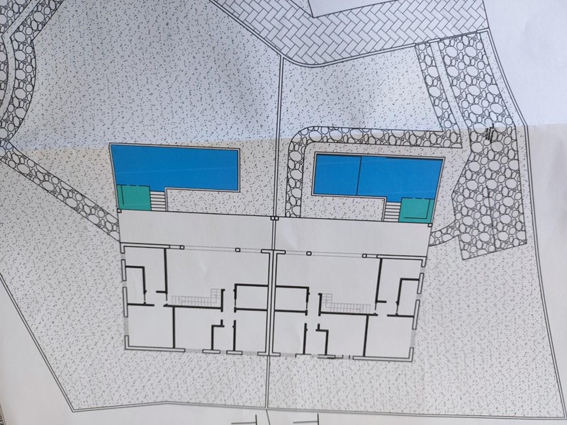 Villa bifamiliare in Vendita a Carrara, zona Battilana, 150'000€, 110 m²