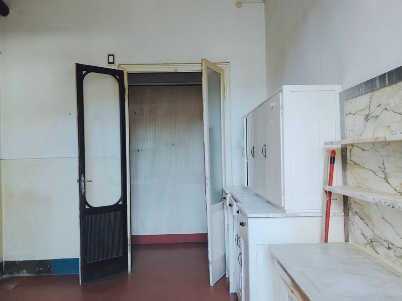 Appartamento in Vendita a Carrara, 160'000€, 135 m²