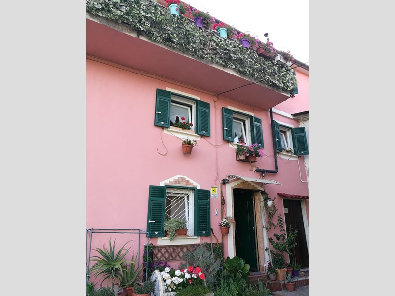 Casa Semi Indipendente in Vendita a Fosdinovo, zona Tendola, 95'000&euro;, 185 m², arredato