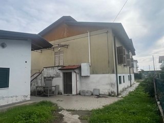 Villa in Vendita a Massa, zona Ricortola, 399'000&euro;, 180 m², con Box