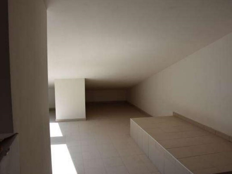 Ufficio in Vendita a Montignoso, zona Renella, 29'544€, 156 m²