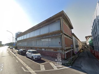 Capannone in Vendita a Cascina, 500'000€, 6568 m²