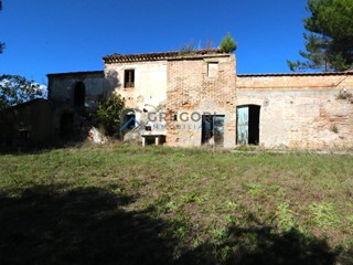 Villa in Vendita a Corropoli, 135'000€, 270 m²