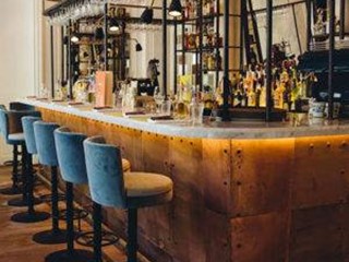 Attività commerciale in Vendita a Castellanza, 65'000€, 100 m²