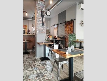 Attività commerciale in Vendita a Castellanza, 59'999&euro;, 100 m²