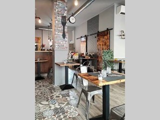 Attività commerciale in Vendita a Castellanza, 59'999&euro;, 100 m²