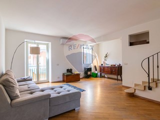 Casa Indipendente in Vendita a Acireale, 209'000€, 122 m²