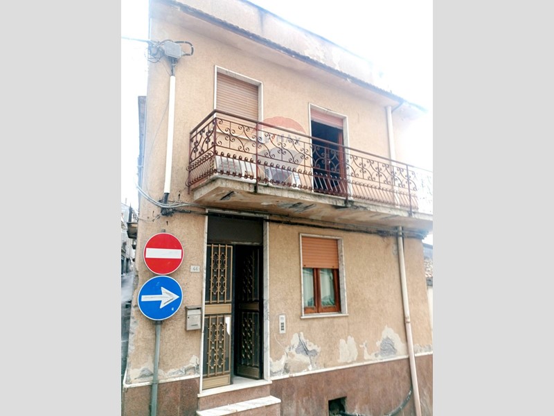 Casa Indipendente in Vendita a Maletto, 23'000&euro;, 76 m²