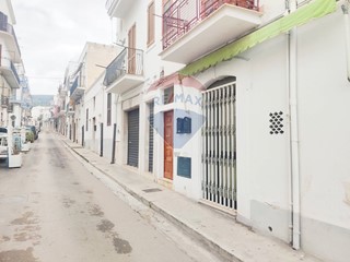 Immobile commerciale in Vendita a Mattinata, 29'000€, 30 m²