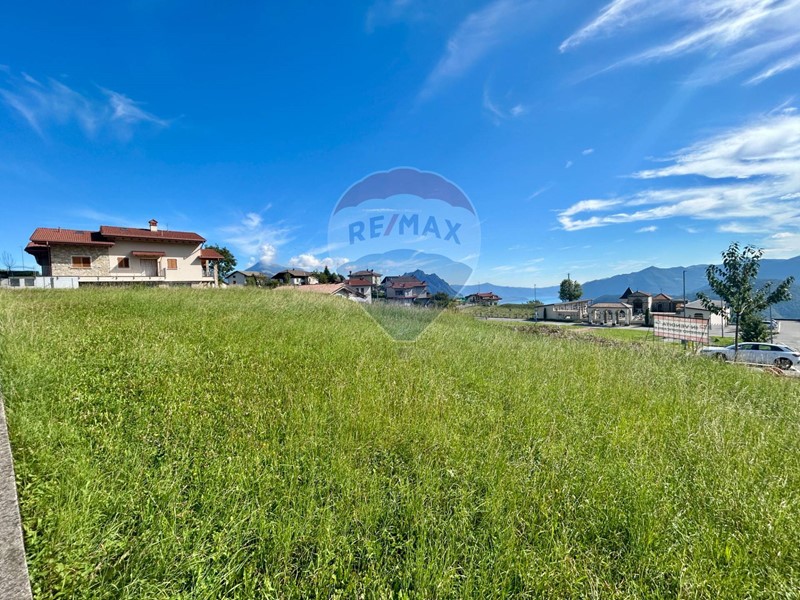 Terreno edificabile in Vendita a Bossico, 95'000€, 700 m²