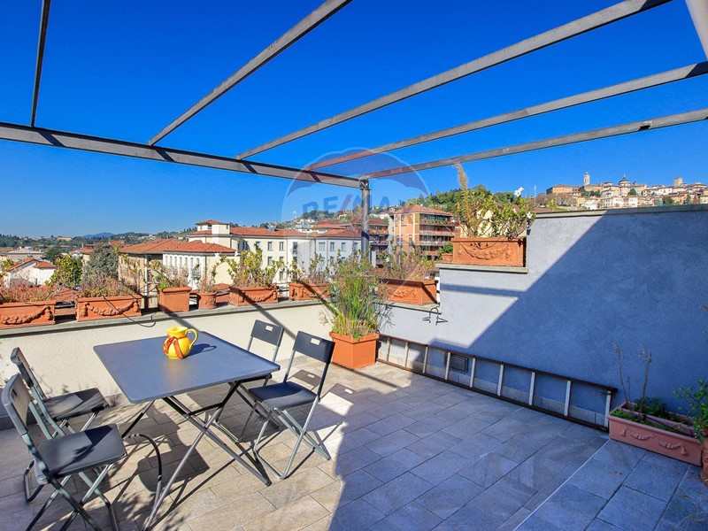 Attico in Vendita a Bergamo, 590'000€, 140 m²