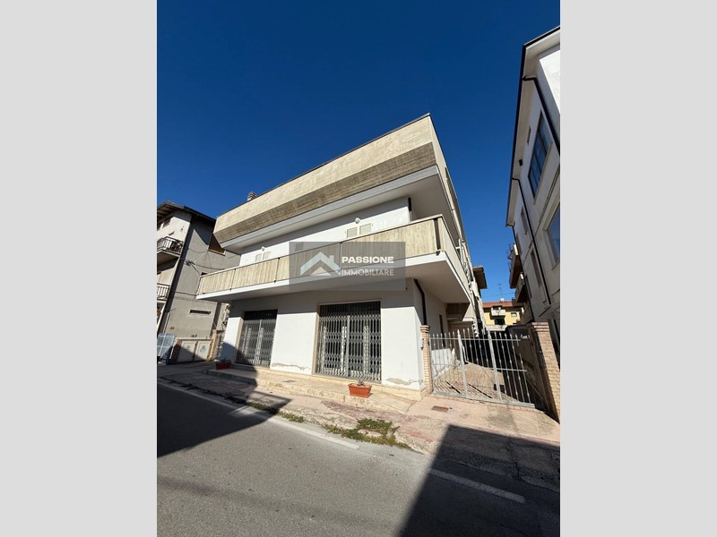 Attico in Vendita a Alba Adriatica, 180'000€, 130 m²