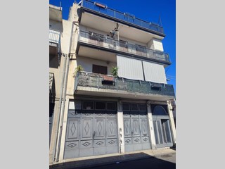 Magazzino in Affitto a Paternò, 8'000€, 230 m²