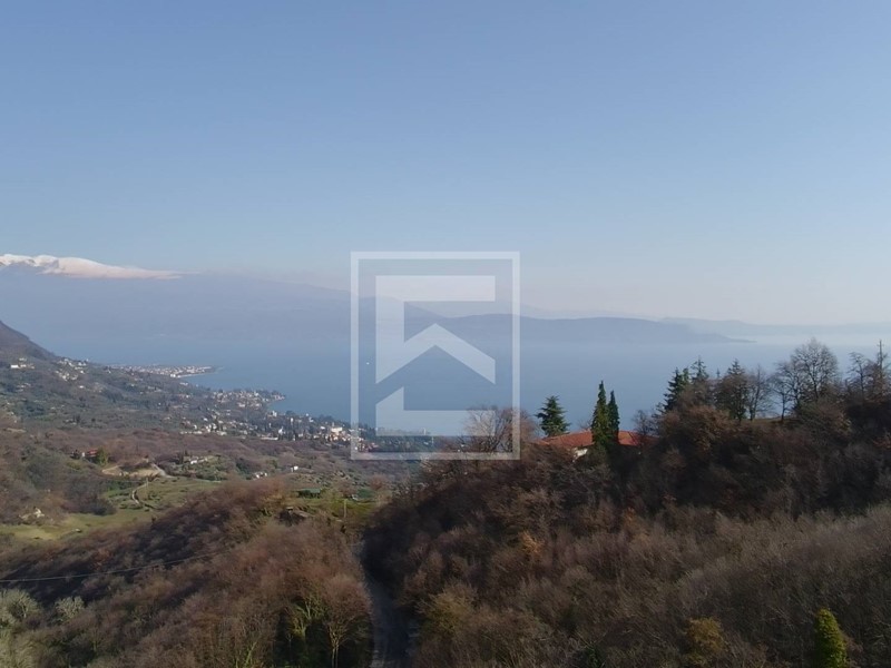 Terreno agricolo in Vendita a Salò, 69'000€, 25000 m²