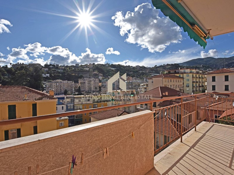 Quadrilocale in Vendita a Sanremo, 155'000€, 107 m²