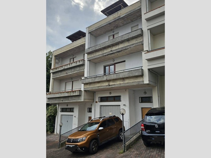 Villetta a schiera in Vendita a Teramo, 158'000€, 245 m²