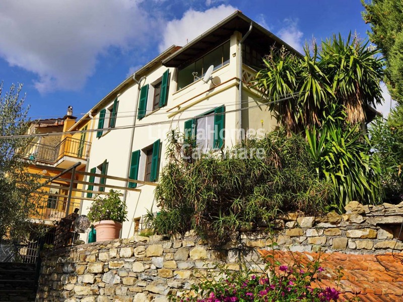 Casa Semi Indipendente in Vendita a Diano San Pietro, 280'000€, 190 m²