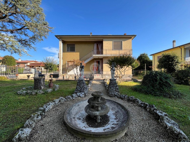 Casa Indipendente in Vendita a Orgiano, 158'000€, 340 m²