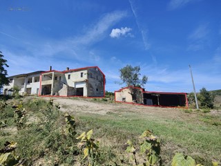 Rustico in Vendita a Acquaviva Picena, 245'000€, 341 m²