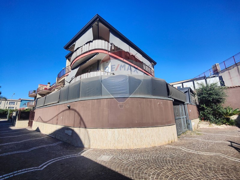 Villetta a schiera in Vendita a Cardito, 430'000€, 180 m²