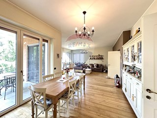 Trilocale in Vendita a Varese, 249'000€, 179 m²