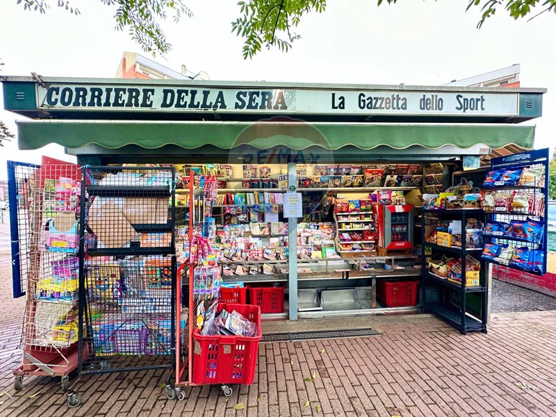 Attività commerciale in Vendita a Opera, 43'000€, 15 m²