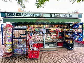 Attività commerciale in Vendita a Opera, 43'000€, 15 m²