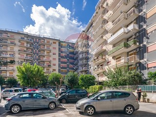 Appartamento in Vendita a Palermo, 255'000€, 167 m²