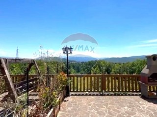 Trilocale in Vendita a Rocchetta a Volturno, 43'000€, 55 m²