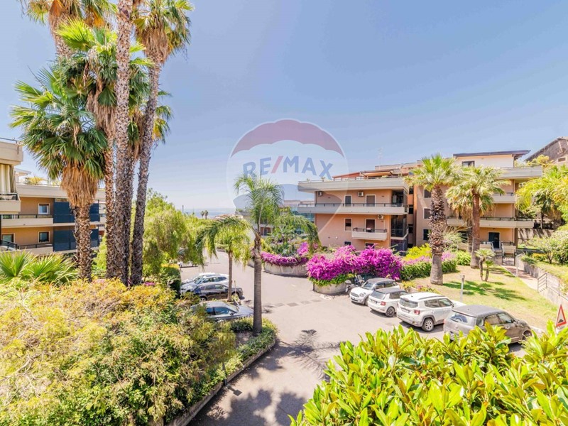 Appartamento in Vendita a Tremestieri Etneo, 440'000€, 218 m²