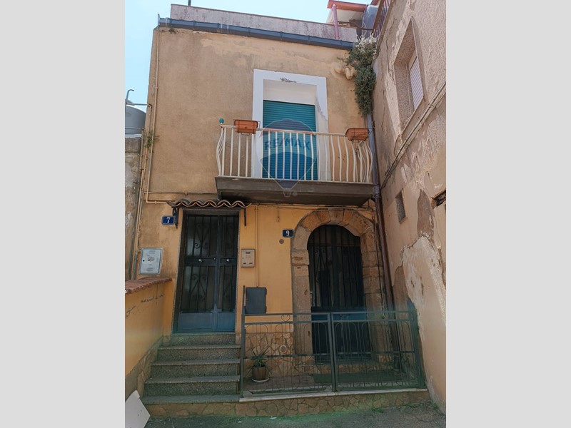 Casa Indipendente in Vendita a Caltagirone, 32'000€, 90 m²